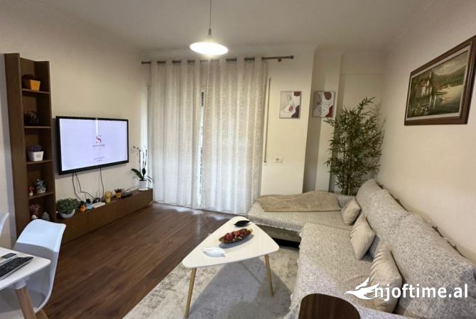 Shtepi me qera 1+1 ne Tirane - 750 Euro