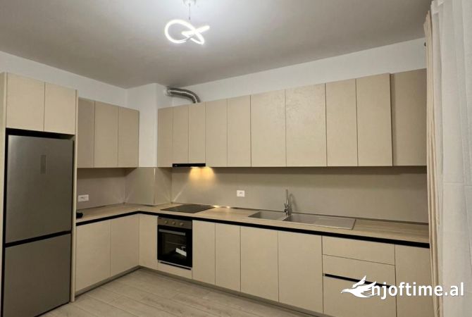 Shtepi me qera 2+1 ne Tirane - 65,000 Leke