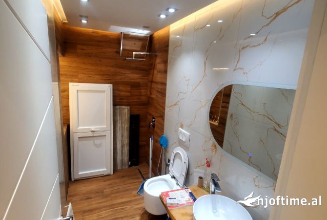 Shtepi ne shitje Apartament ne Tirane, 2+1, Mobilimi Bosh, pa mobiluar, Pagesa 150,000  Euro.