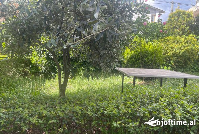 Shtepi me qera 4+1 ne Tirane - 1,000 Euro