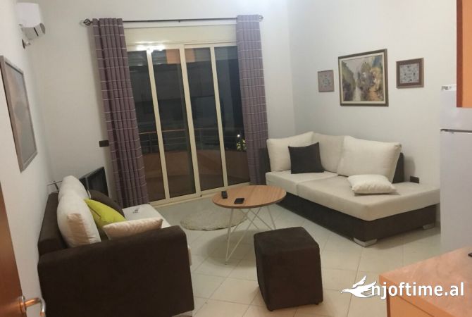 Shtepi ne shitje Apartament ne Vlore, 1+1, Mobilimi E mobiluar, Pagesa 135,000  Euro.