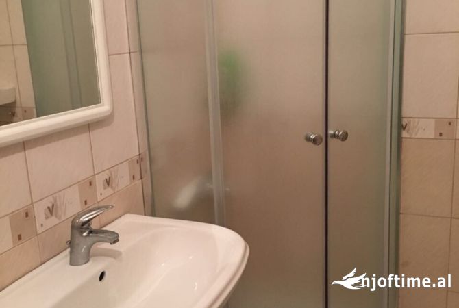 Shtepi ne shitje Apartament ne Vlore, 1+1, Mobilimi E mobiluar, Pagesa 135,000  Euro.