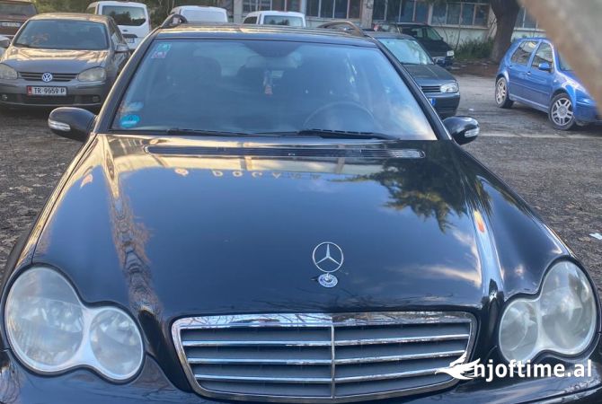 Makina ne shitje ne Tirane - 4,500 Euro
