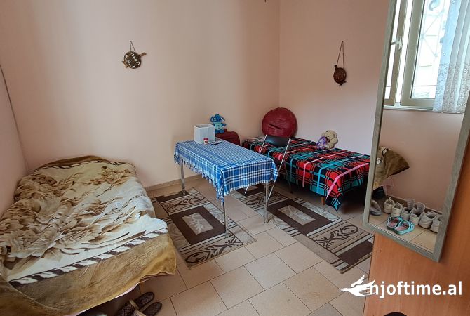 Shtepi me qera Shtepi Private ne Tirane, Garsoniere, Mobilimi E mobiluar, Pagesa 230  Euro.