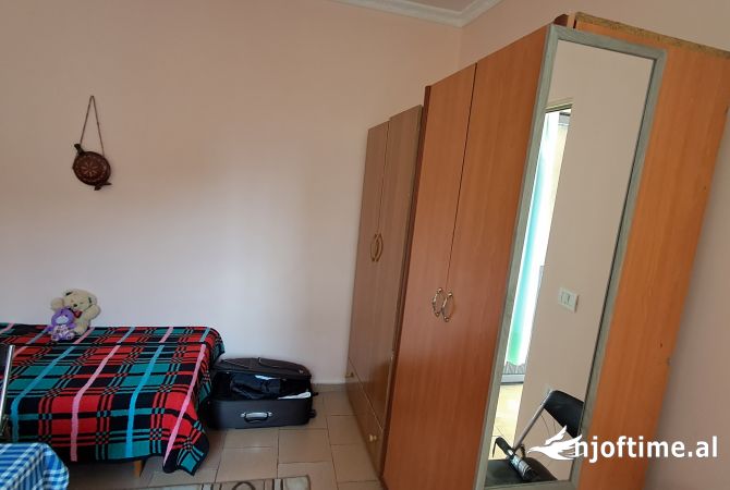 Shtepi me qera Shtepi Private ne Tirane, Garsoniere, Mobilimi E mobiluar, Pagesa 230  Euro.