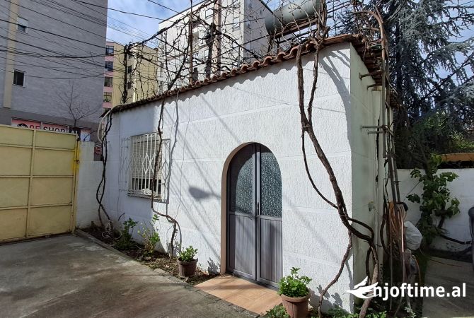 Shtepi me qera Garsoniere ne Tirane - 230 Euro