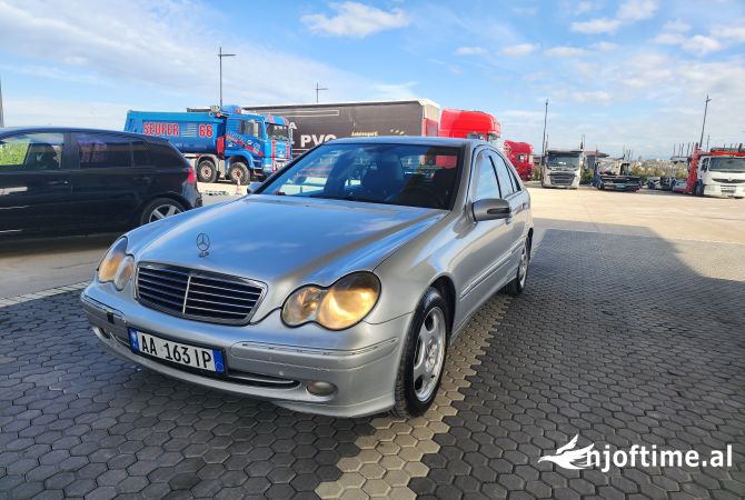 Makina ne shitje  ne Durres - 2,700 Euro