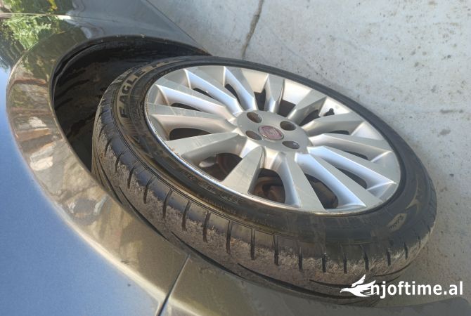 Auto in Vendita  a Tirana - 2,500 Euro