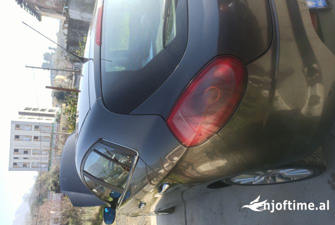 Auto in Vendita  a Tirana - 2,500 Euro