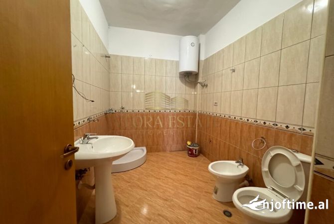 Shtepi ne shitje Apartament ne Vlore, 1+1, Mobilimi Bosh, pa mobiluar, Pagesa 87,200  Euro.