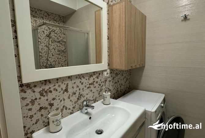Shtepi me qera 2+1 ne Tirane - 700 Euro