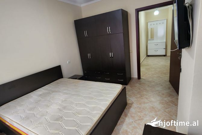 Shtepi me qera Apartament ne Tirane, 1+1, Mobilimi E mobiluar, Pagesa 400  Euro.