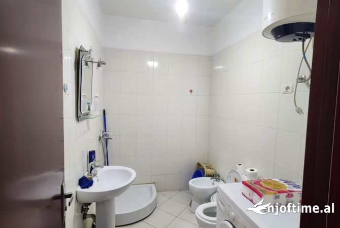 Shtepi me qera Apartament ne Tirane, 1+1, Mobilimi E mobiluar, Pagesa 400  Euro.