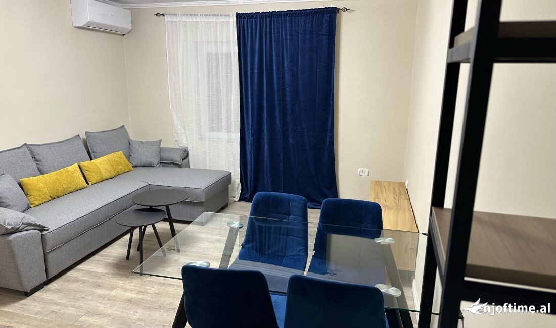 Shtepi me qera Apartament ne Tirane, 1+1, Mobilimi E mobiluar, Pagesa 550  Euro.