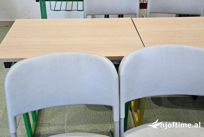 Veshje dhe Aksesor per Femije  ne Tirane - 70,000 Leke
