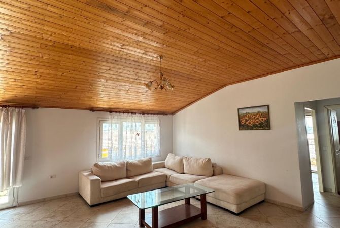 Shtepi me qera 1+1 ne Tirane - 300 Euro