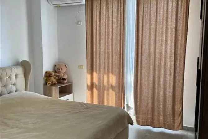 Shtepi ne shitje Apartament ne Tirane, 1+1, Mobilimi E mobiluar, Pagesa 105,000  Euro.