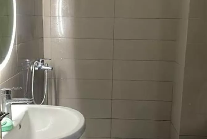 Shtepi ne shitje Apartament ne Tirane, 1+1, Mobilimi E mobiluar, Pagesa 105,000  Euro.