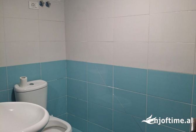 Ambjent me qera, Jordan Misja