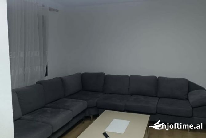 Shtepi me qera 2+1 ne Tirane - 400 Euro