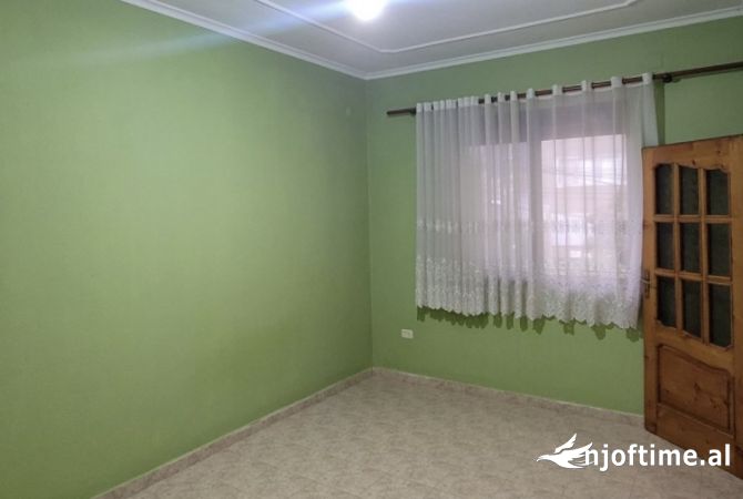 Shtepi me qera 2+1 ne Tirane - 400 Euro