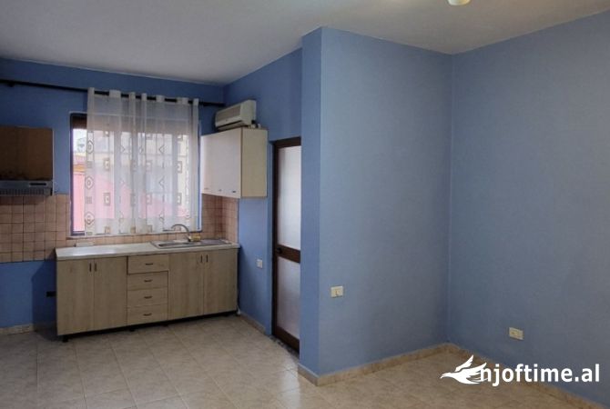 Shtepi me qera 2+1 ne Tirane - 400 Euro