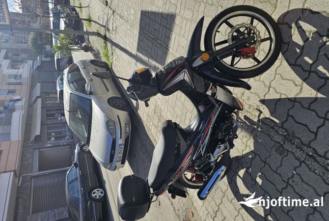 Motorra ne shitje  ne Vlore - 1,400 Euro
