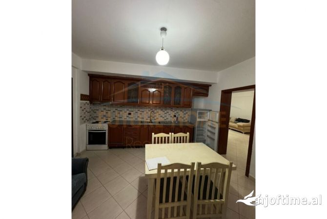 Shtepi me qera Apartament ne Tirane, 1+1, Mobilimi E mobiluar, Pagesa 350  Euro.