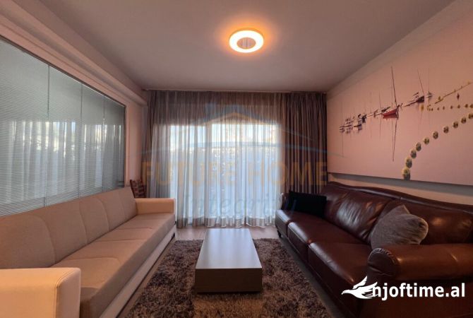 Shtepi ne shitje Vila Luksoze ne Tirane, 3+1, Mobilimi E mobiluar, Pagesa 1,100,000  Euro.