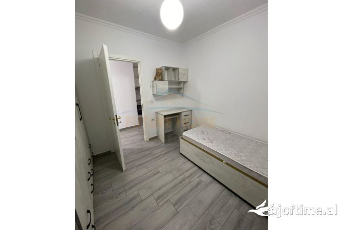 Shtepi me qera Apartament ne Tirane, 2+1, Mobilimi E mobiluar, Pagesa 550  Euro.