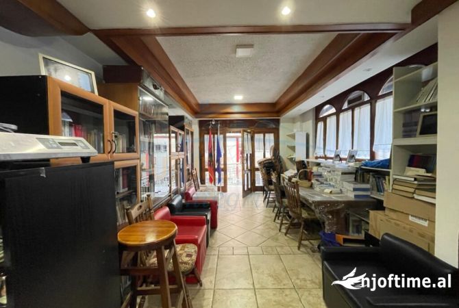 Qera, Ambient Biznesi, Rruga e Elbasanit