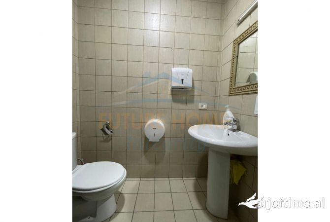 Qera, Ambient Biznesi, Rruga e Elbasanit