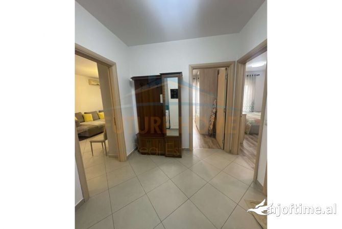 Shtepi me qera Apartament ne Tirane, 2+1, Mobilimi E mobiluar, Pagesa 550  Euro.