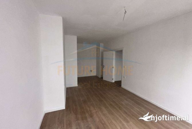 Shtepi ne shitje Apartament ne Tirane, 1+1, Mobilimi Bosh, pa mobiluar, Pagesa 120,000  Euro.
