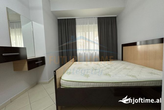 Shtepi ne shitje Apartament ne Tirane, 2+1, Mobilimi E mobiluar, Pagesa 142,000  Euro.
