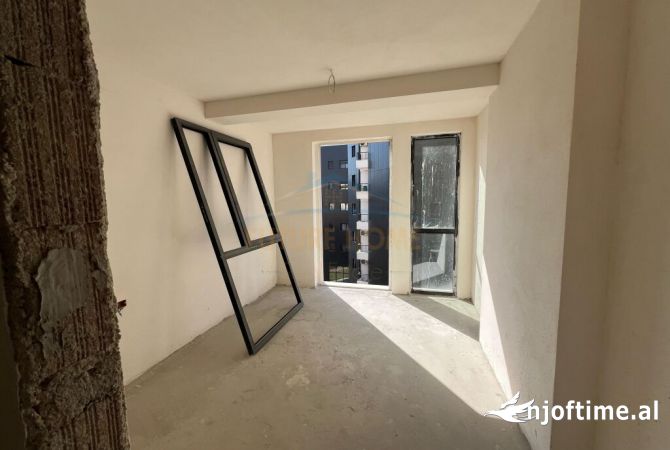 Shtepi ne shitje Apartament ne Tirane, 2+1, Mobilimi Bosh, pa mobiluar, Pagesa 230,000  Euro.