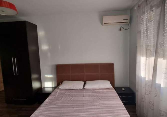 Shtepi ne shitje Apartament ne Tirane, 2+1, Mobilimi E mobiluar, Pagesa 240,000  Euro.
