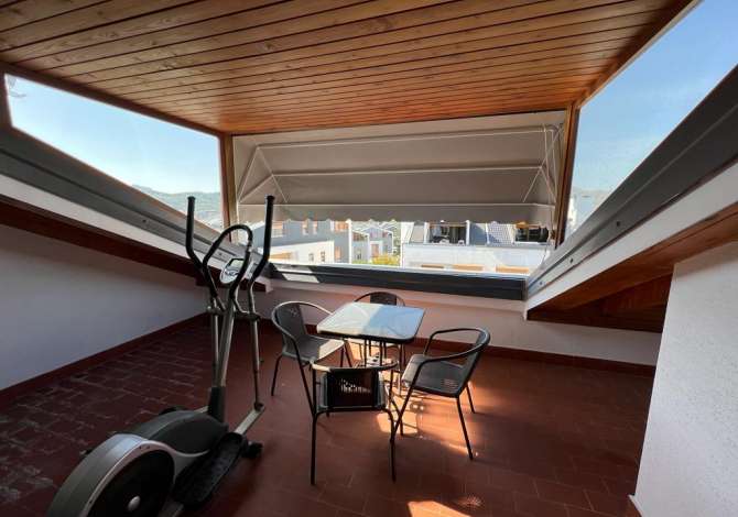 Shtepi me qera Vila Luksoze ne Tirane, 3+1, Mobilimi E mobiluar, Pagesa 1,800  Euro.