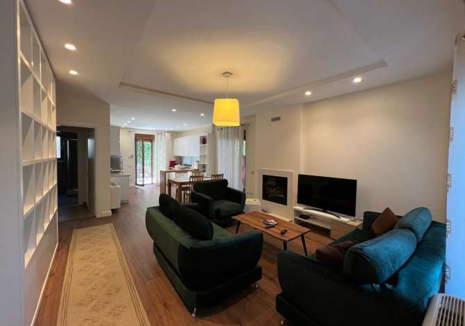 Shtepi me qera Vila Luksoze ne Tirane, 3+1, Mobilimi E mobiluar, Pagesa 1,800  Euro.