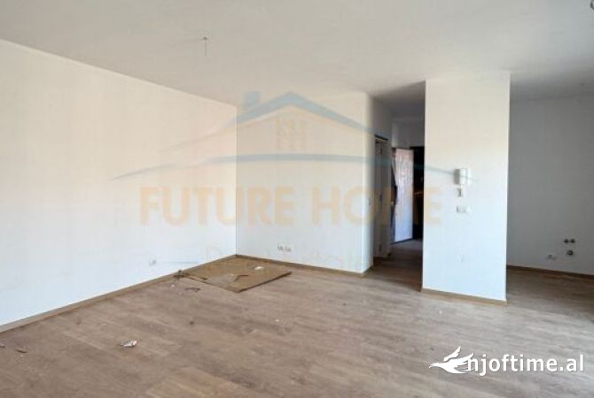 Shtepi ne shitje Apartament ne Tirane, 2+1, Mobilimi Bosh, pa mobiluar, Pagesa 170,000  Euro.