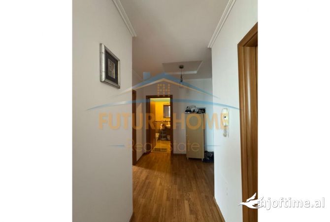 Shtepi ne shitje Apartament ne Tirane, 2+1, Mobilimi E mobiluar, Pagesa 350,000  Euro.