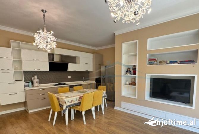 Shtepi me qera 2+1 ne Tirane - 850 Euro