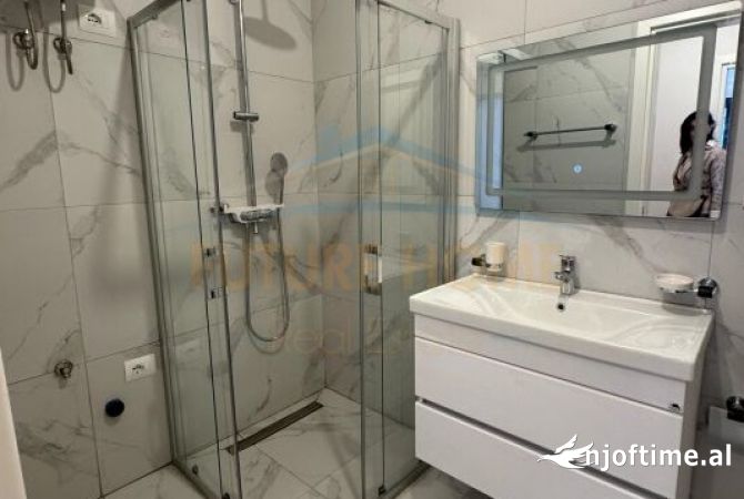 Shtepi ne shitje Apartament ne Tirane, 2+1, Mobilimi Bosh, pa mobiluar, Pagesa 287,000  Euro.