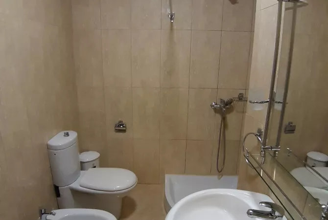 Shtepi me qera 1+1 ne Tirane - 60,000 Leke