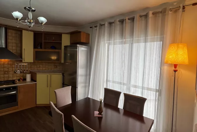 Shtepi me qera 2+1 ne Tirane - 650 Euro