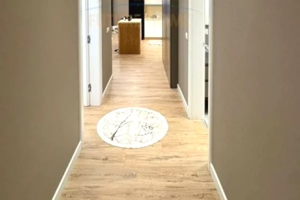 Shtepi me qera 2+1 ne Tirane - 1,800 Euro