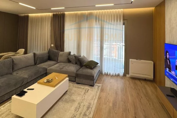 Shtepi me qera Apartament ne Tirane, 2+1, Mobilimi E mobiluar, Pagesa 1,800  Euro.