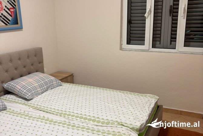 Shtepi me qera Shtepi Private ne Tirane, 1+1, Mobilimi E mobiluar, Pagesa 350  Euro.