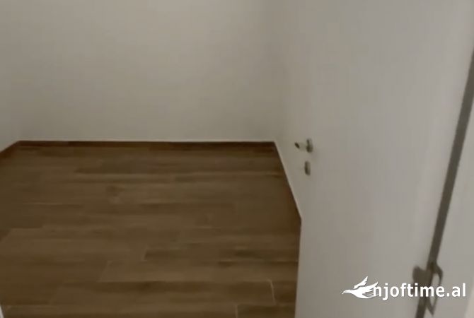 Shtepi me qera Apartament ne Tirane, 2+1, Mobilimi Bosh, pa mobiluar, Pagesa 550  Euro.