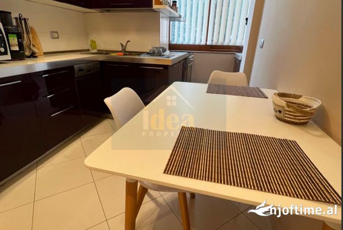 Shtepi me qera Apartament ne Tirane, 2+1, Mobilimi E mobiluar, Pagesa 600  Euro.